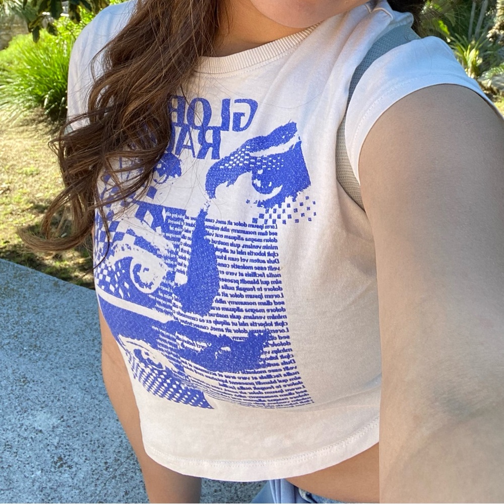 H&M Graphic Crop Tee 🏁💙 - Picture 2 of 3